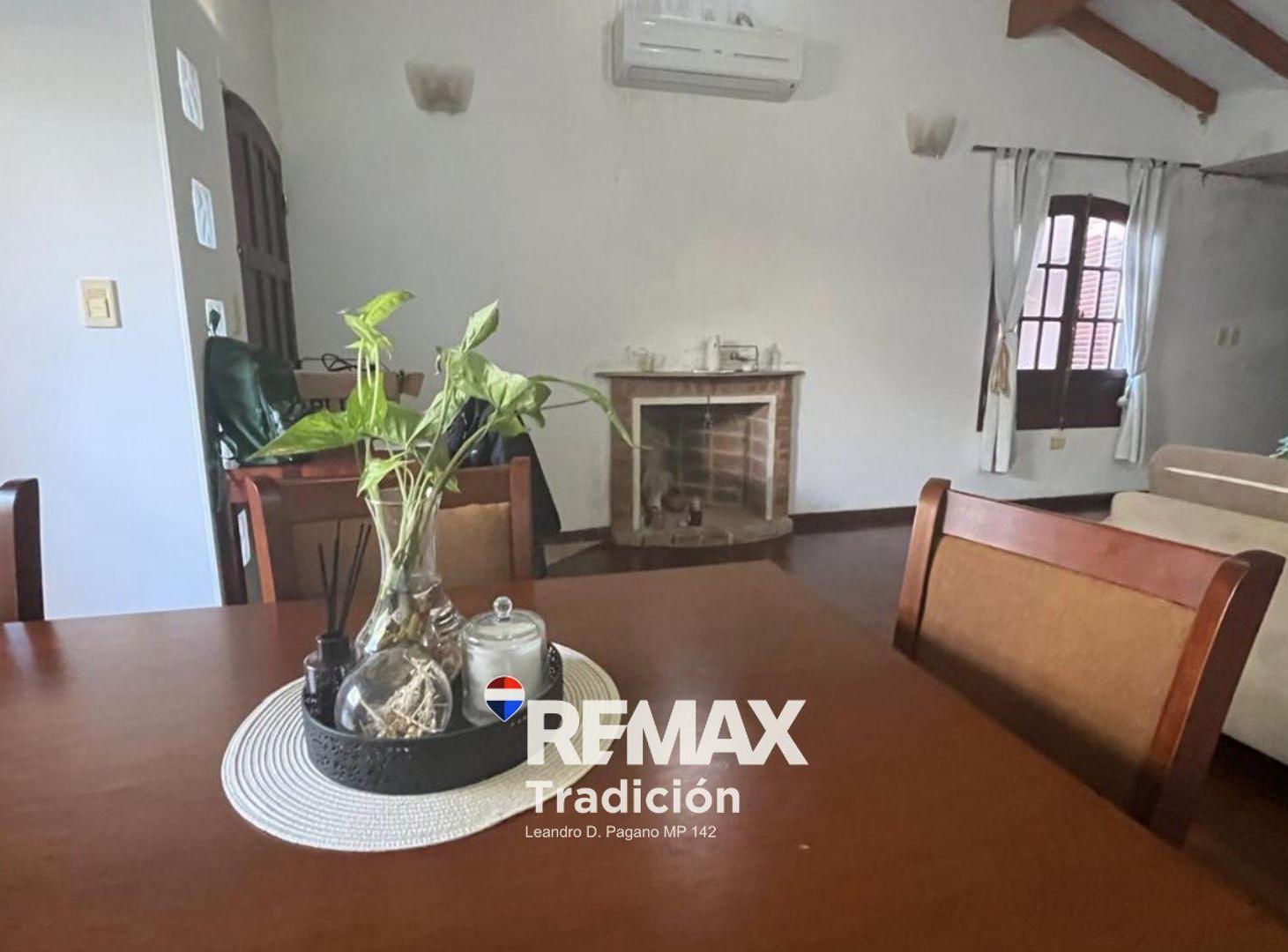 Foto de VENTA HERMOSA CASA MACROCENTRO -CON PATIO Y GARAGE, imagen 2