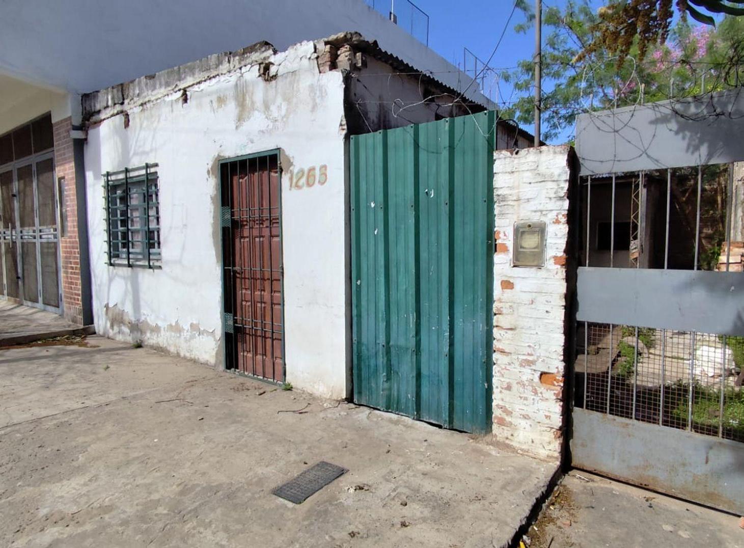Foto de Venta de Terreno con construcción sobre avenida.-, imagen 4