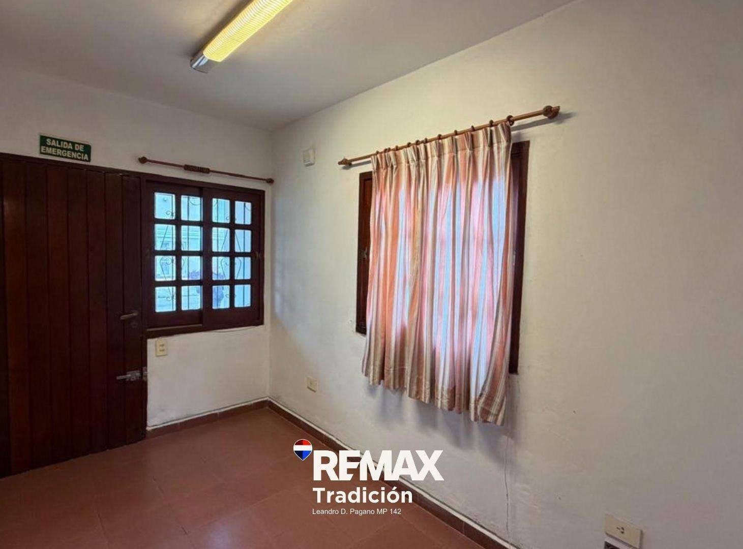 Foto de Propiedad con Oficinas, Taller y Amplio terreno, imagen 5