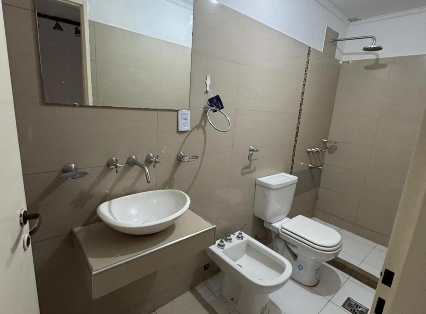 Foto de Venta Departamento dúplex 2 dormitorios Illia 373, imagen 3