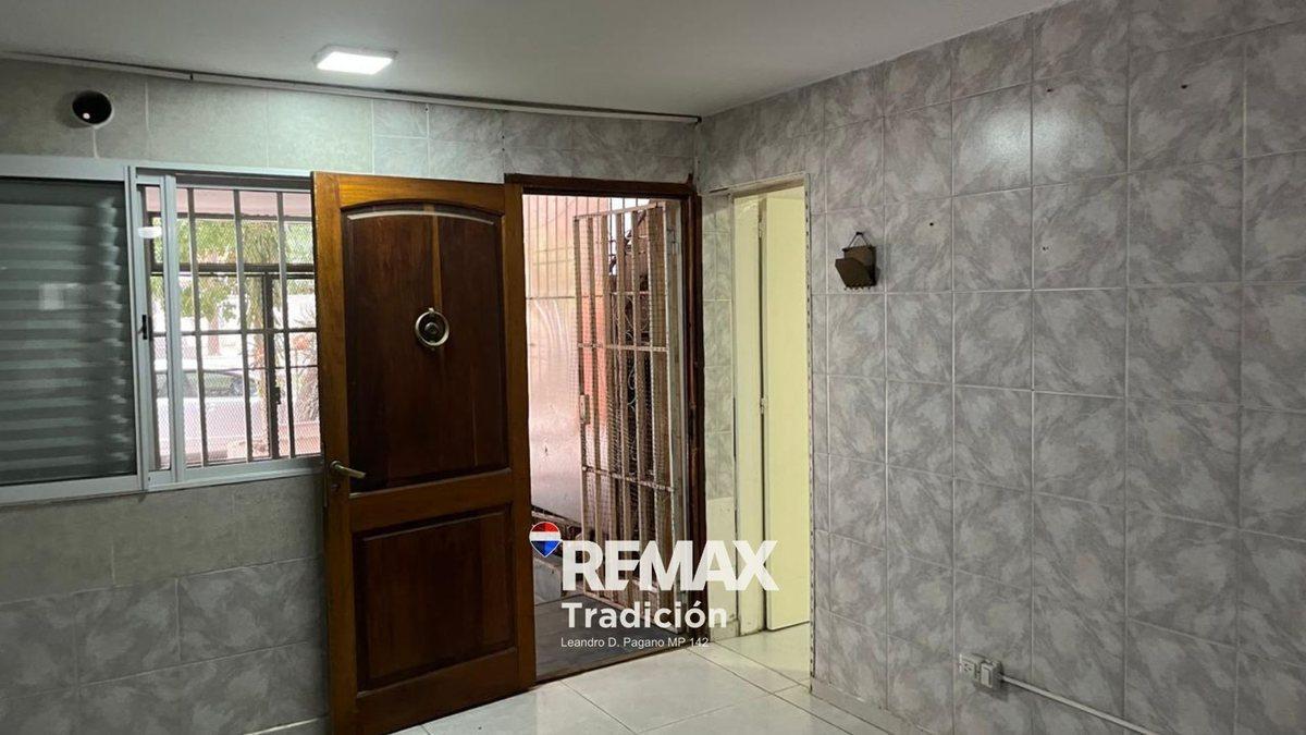 Foto de CASA + 4 DEPARTAMENTOS SOBRE AVENIDA - MACROCENTRO, imagen 3