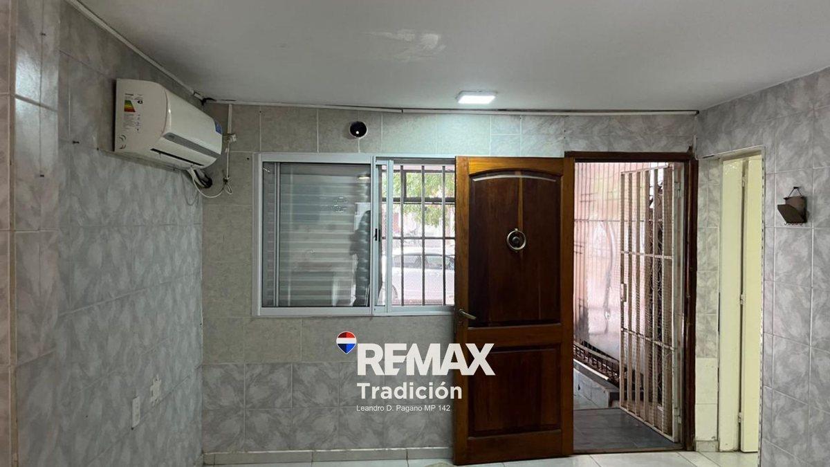 Foto de CASA + 4 DEPARTAMENTOS SOBRE AVENIDA - MACROCENTRO, imagen 4