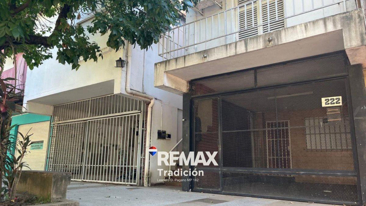 Foto de CASA + 4 DEPARTAMENTOS SOBRE AVENIDA - MACROCENTRO, imagen 1