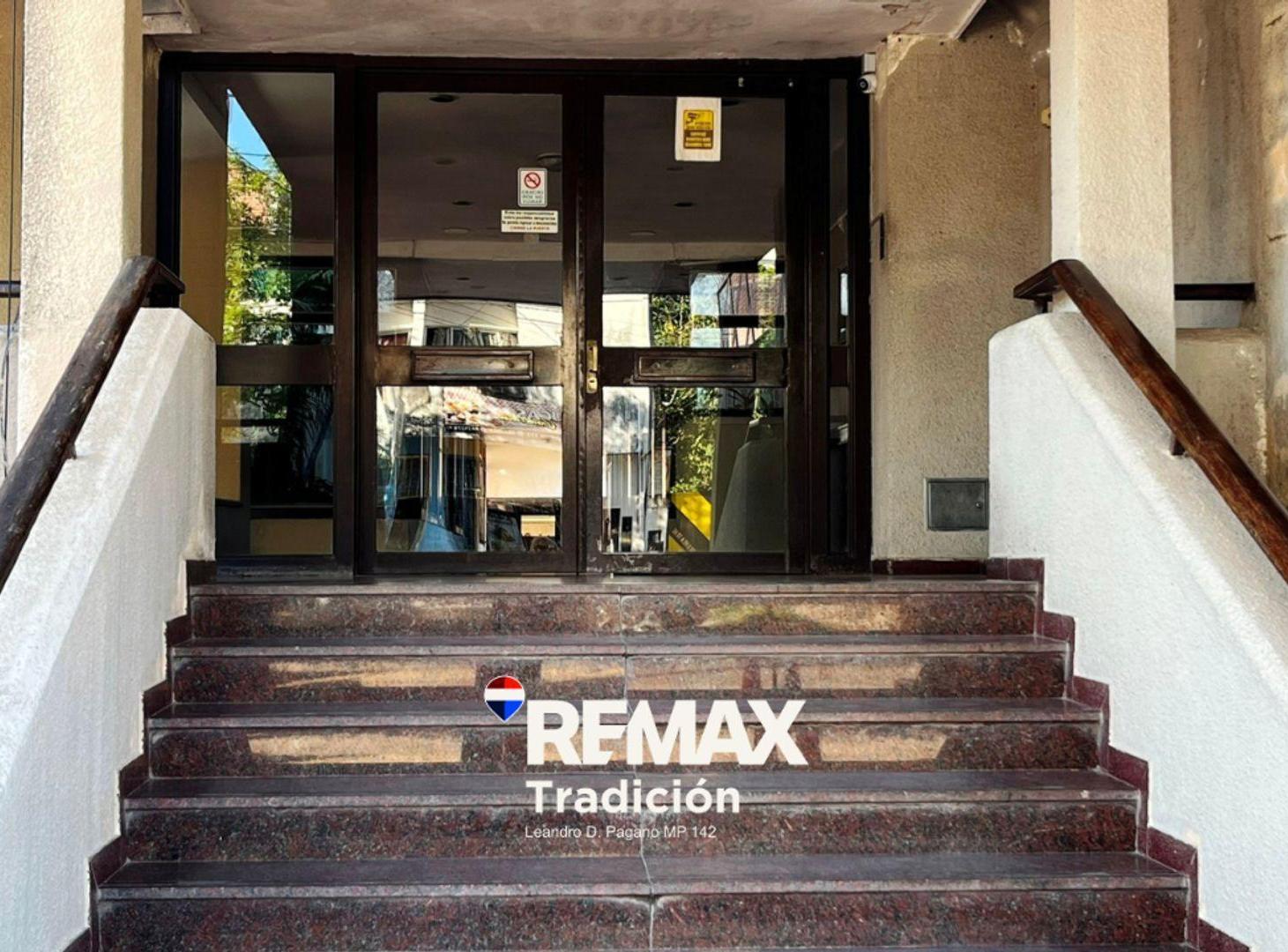 Foto de VENTA DEPARTAMENTO REMODELADO-MACROCENTRO COCHERA, imagen 1