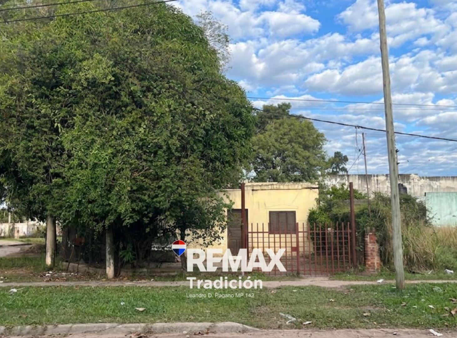 Foto de Venta Casa a Reciclar- s/asfalto, en esquina, imagen 1