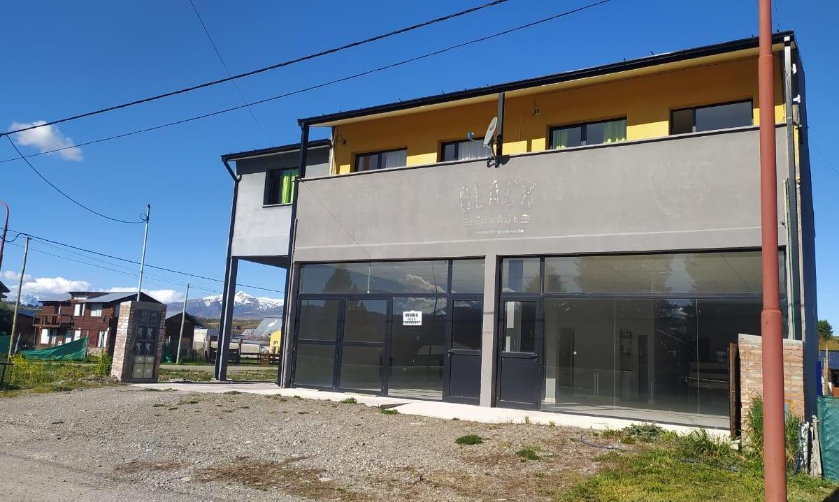 Local Comercial + 2 Deptos: 4
