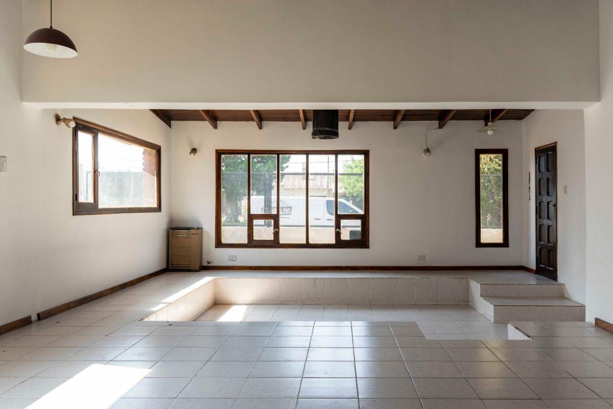 Foto de Casa de 208 m2 sobre Av. Alvear, imagen 3
