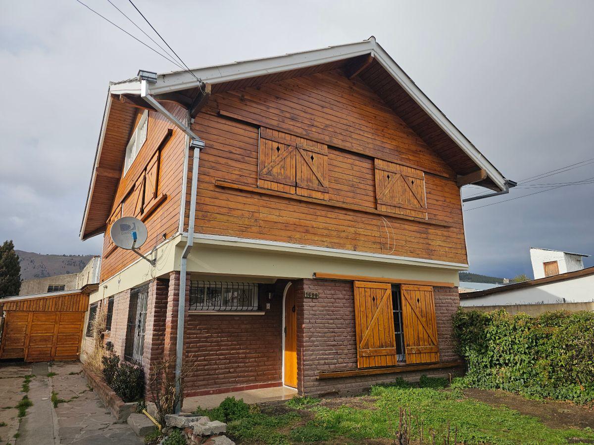 Foto de Casa con galpón en Rivadavia 1659, imagen 1
