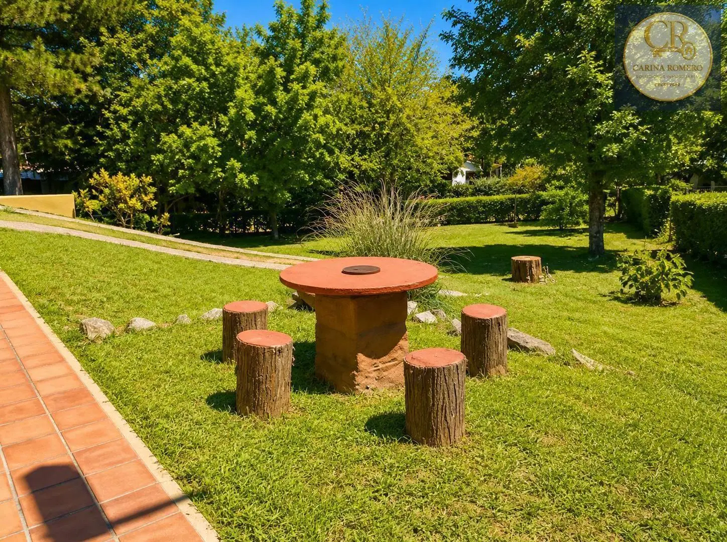 Venta Chalet , pileta y jardín arbolado — Villa Ciudad de América, Córdoba 4