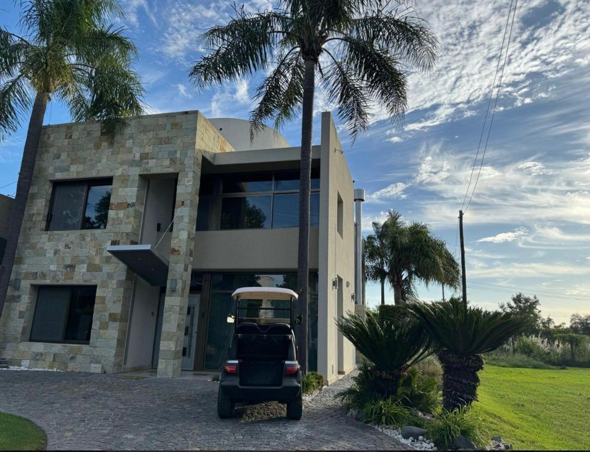 Casa en Country Nautico de Escobar