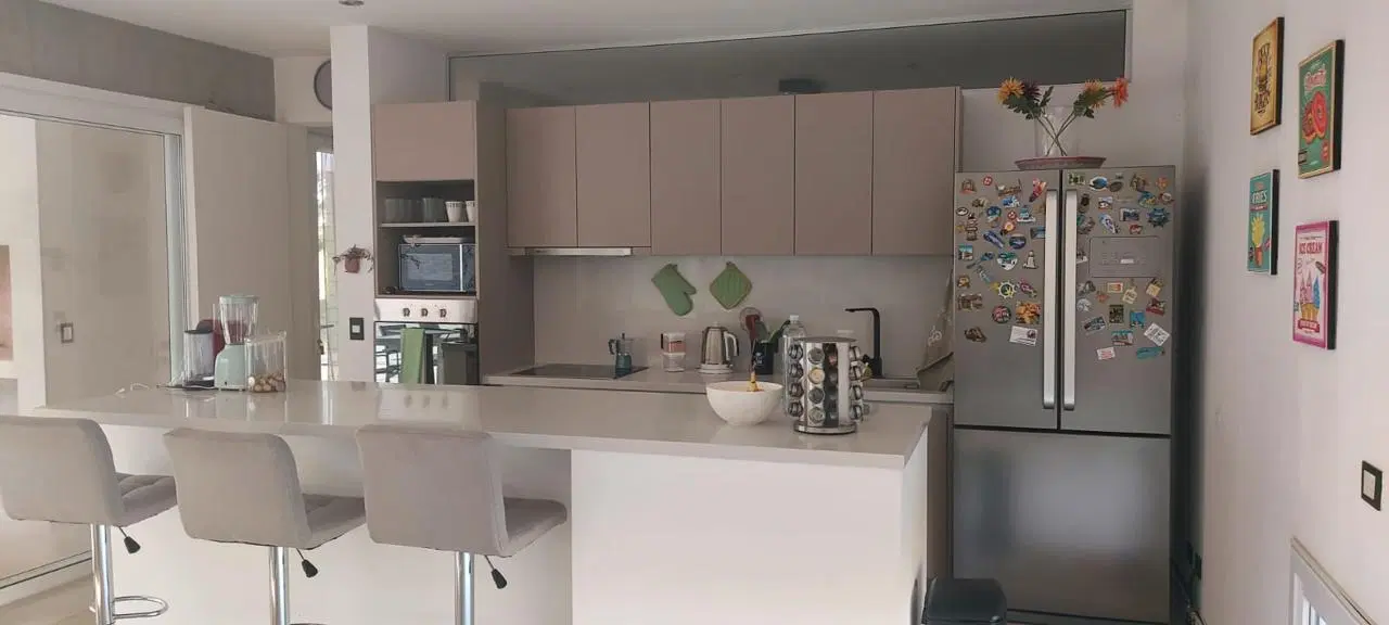 Casa de  hermoso diseño en una planta 3