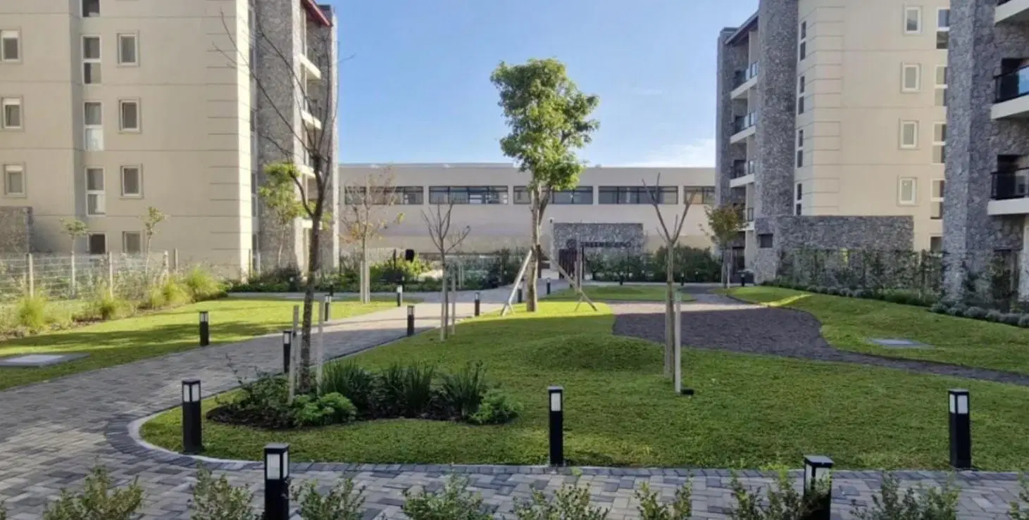 Departamento en Felipe Boero y Cervantes Escobar 4