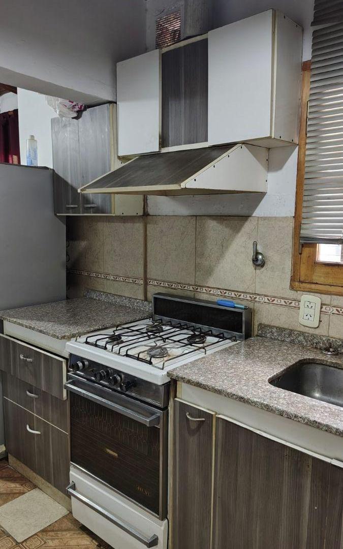 Foto de SE VENDE CASA EXCELENTE UBICACION FRANCIA N°3938 ESQUINA ARAUJO, imagen 3