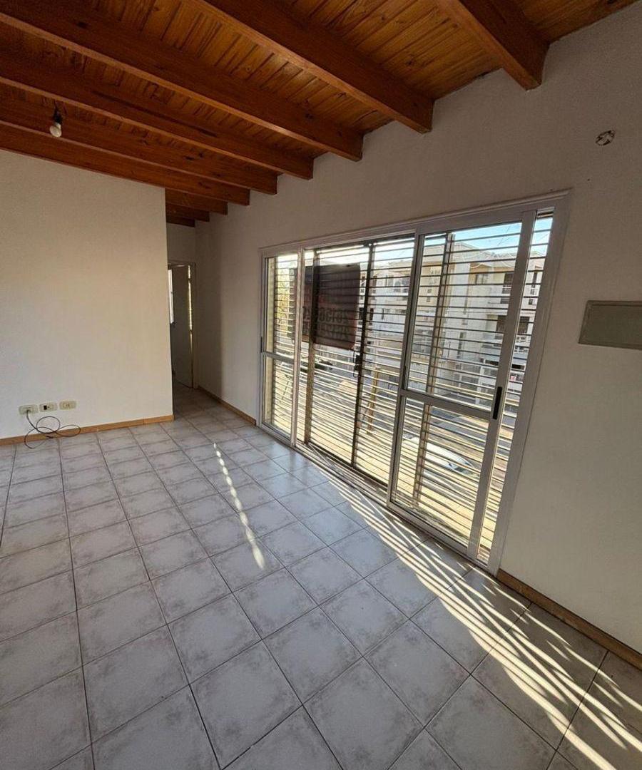 Foto de SE ALQUILA DEPARTAMENTO CALLE CACHEUTA N° 1063 GODOY CRUZ, imagen 5