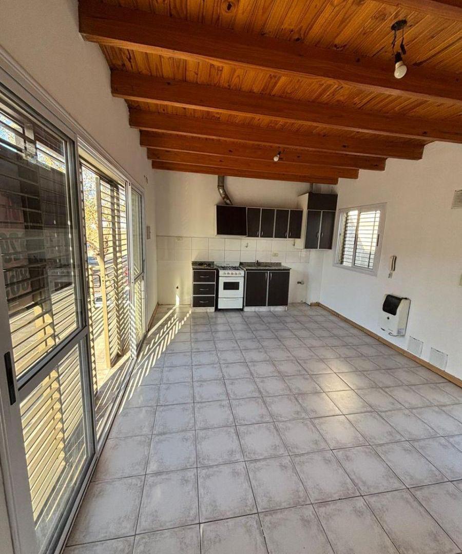 Foto de SE ALQUILA DEPARTAMENTO CALLE CACHEUTA N° 1063 GODOY CRUZ, imagen 1