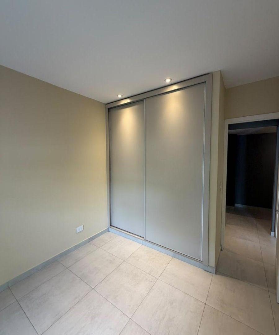 Foto de SE HERMOSO DEPARTAMENTO CALLE MAZA ESQUINA 25 DE MAYO, COMPLEJO BOSQUES, imagen 5