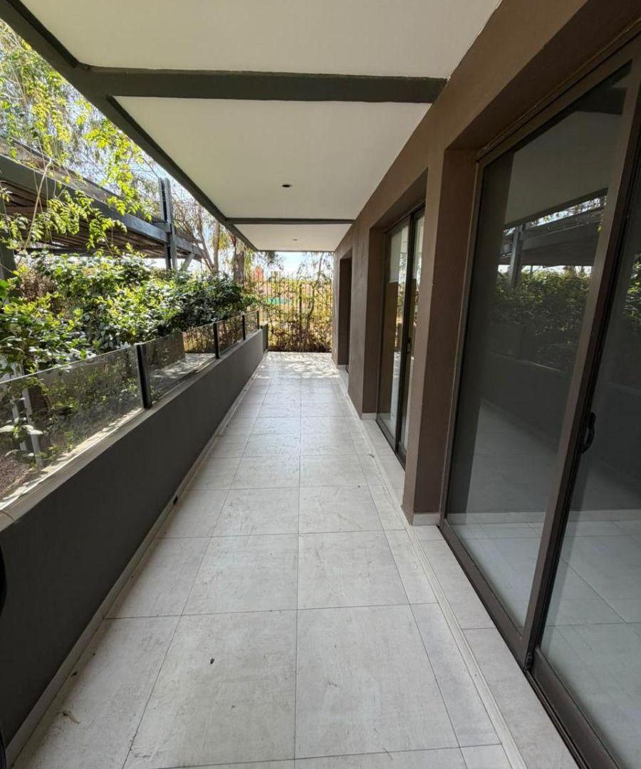 Foto de SE HERMOSO DEPARTAMENTO CALLE MAZA ESQUINA 25 DE MAYO, COMPLEJO BOSQUES, imagen 2
