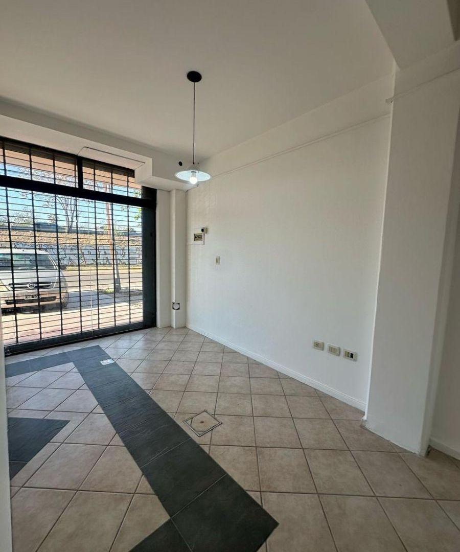 Foto de SE ALQUILA LOCAL /OFICINA VICENTE ZAPATA N°335 DORREGO GUAYMALLEN, imagen 1