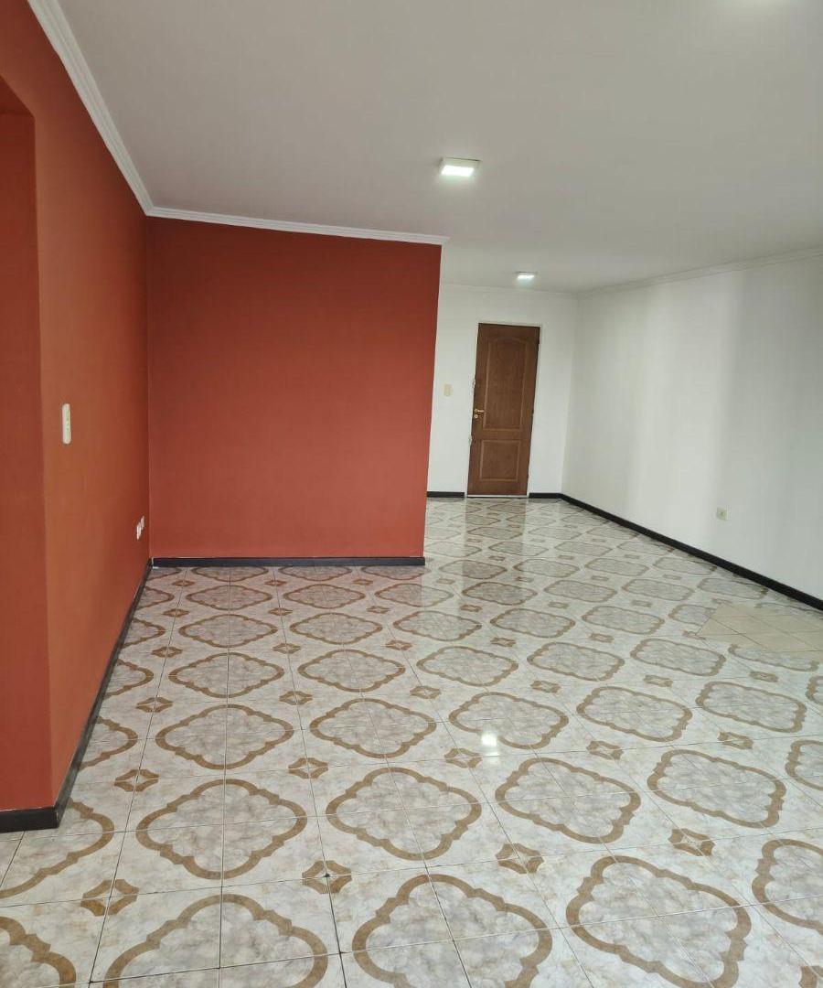 Foto de SE ALQUILA DEPARTAMENTO EXCELENTE UBICACION CALLE VICENTE ZAPATA N°111, imagen 2