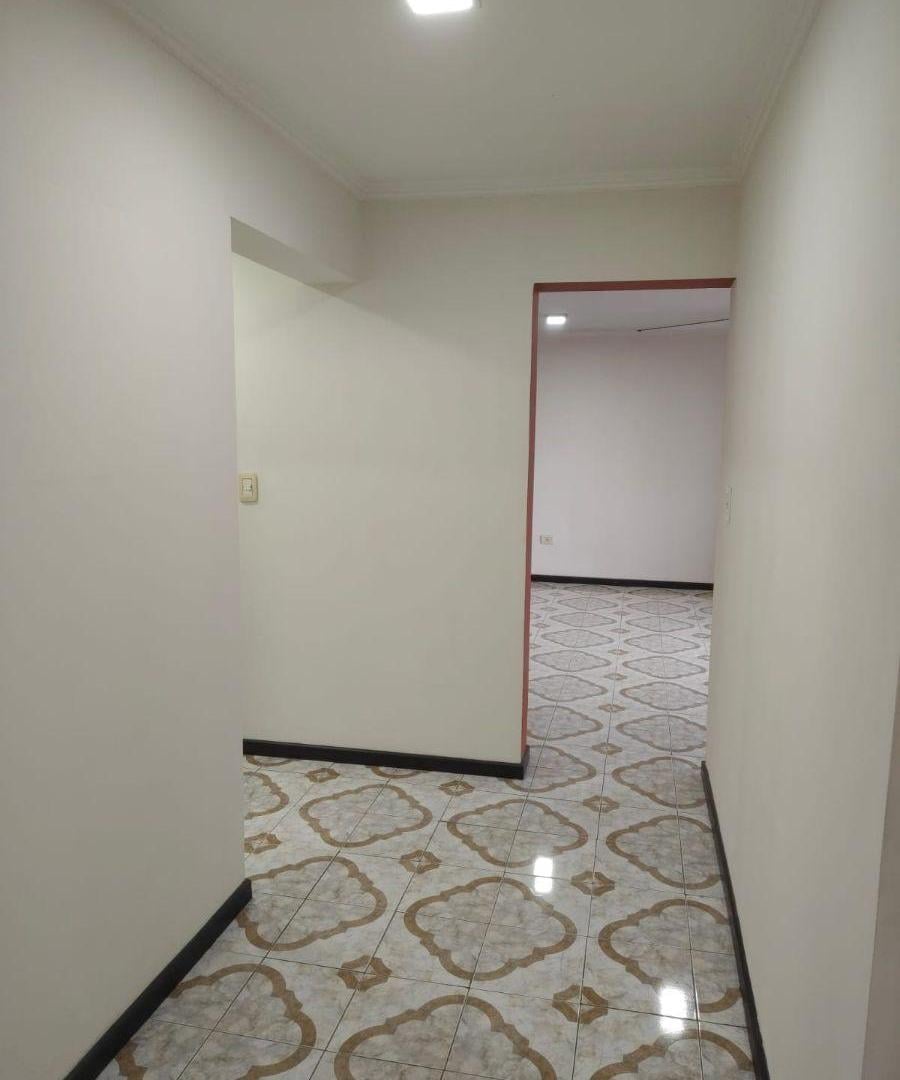 Foto de SE ALQUILA DEPARTAMENTO EXCELENTE UBICACION CALLE VICENTE ZAPATA N°111, imagen 4