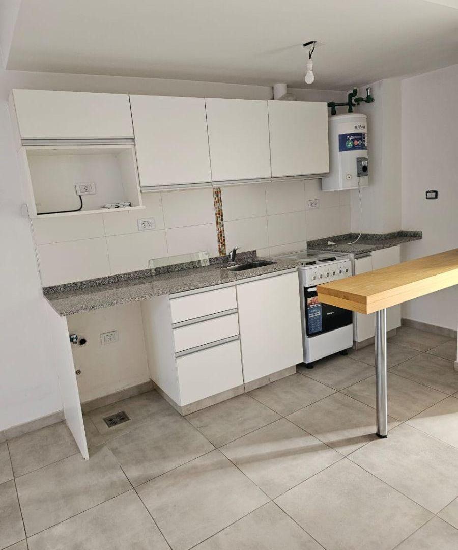 Foto de SE ALQUILA DEPARTAMENTO CALLE FELICIANI N°2289 GODOY CRUZ, imagen 2