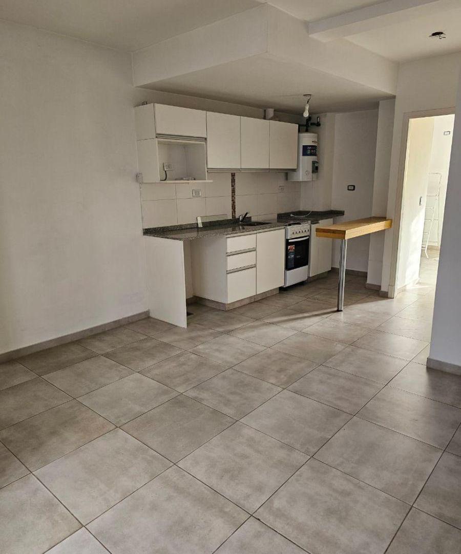 Foto de SE ALQUILA DEPARTAMENTO CALLE FELICIANI N°2289 GODOY CRUZ, imagen 1