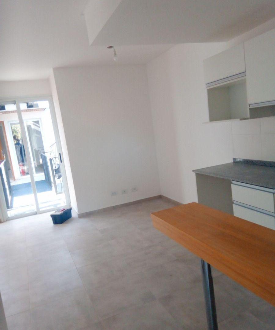 Foto de SE ALQUILA DEPARTAMENTO CALLE FELICIANI N°2289 GODOY CRUZ, imagen 4