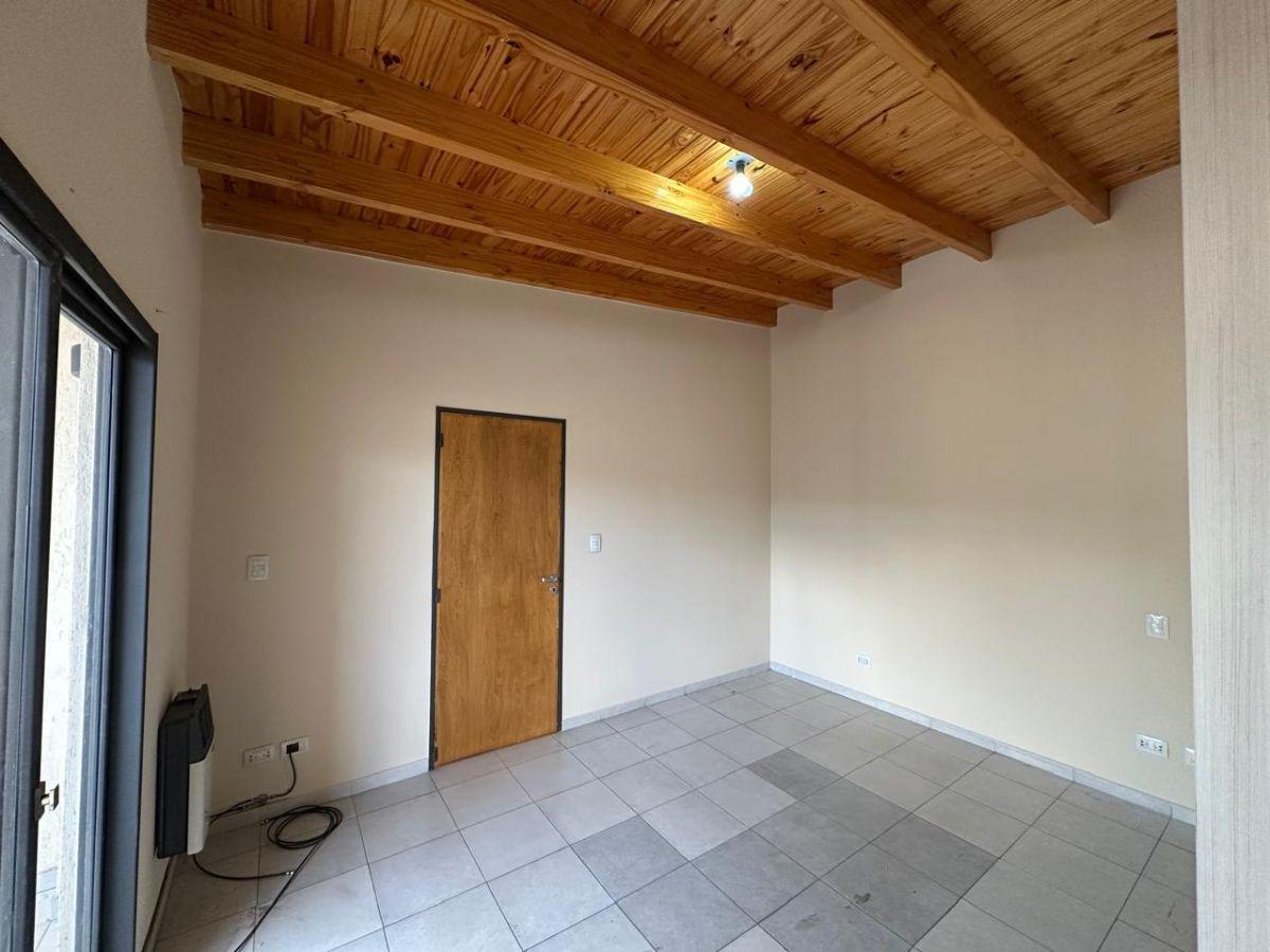 Foto de SE ALQUILA DUPLEX VICTOR HUGO N°3450 GUTIERREZ MAIPU, imagen 2