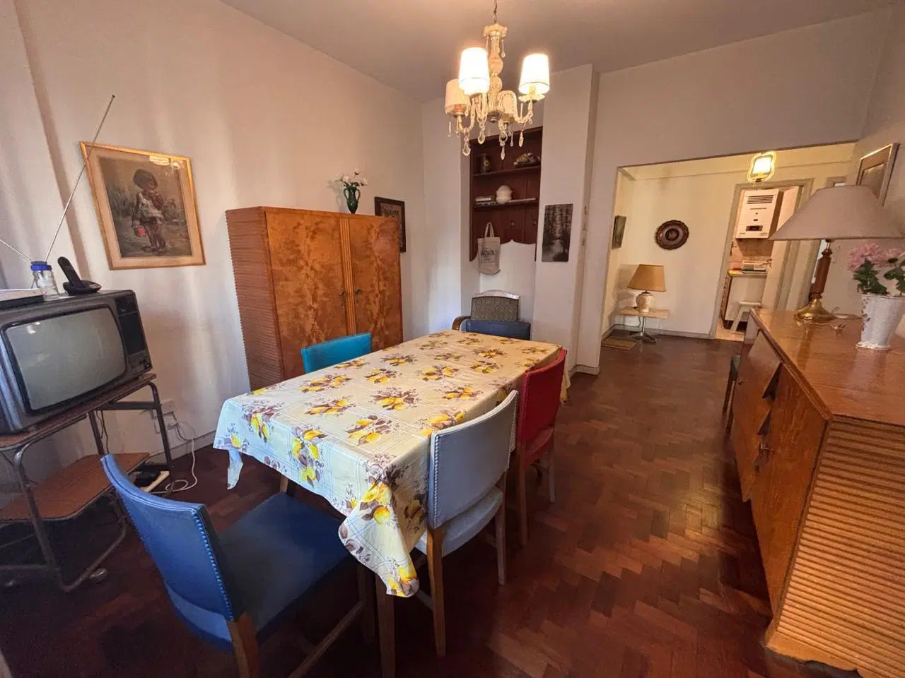 Departamento de 3 ambientes mas dependencia en Plaza Mitre 8