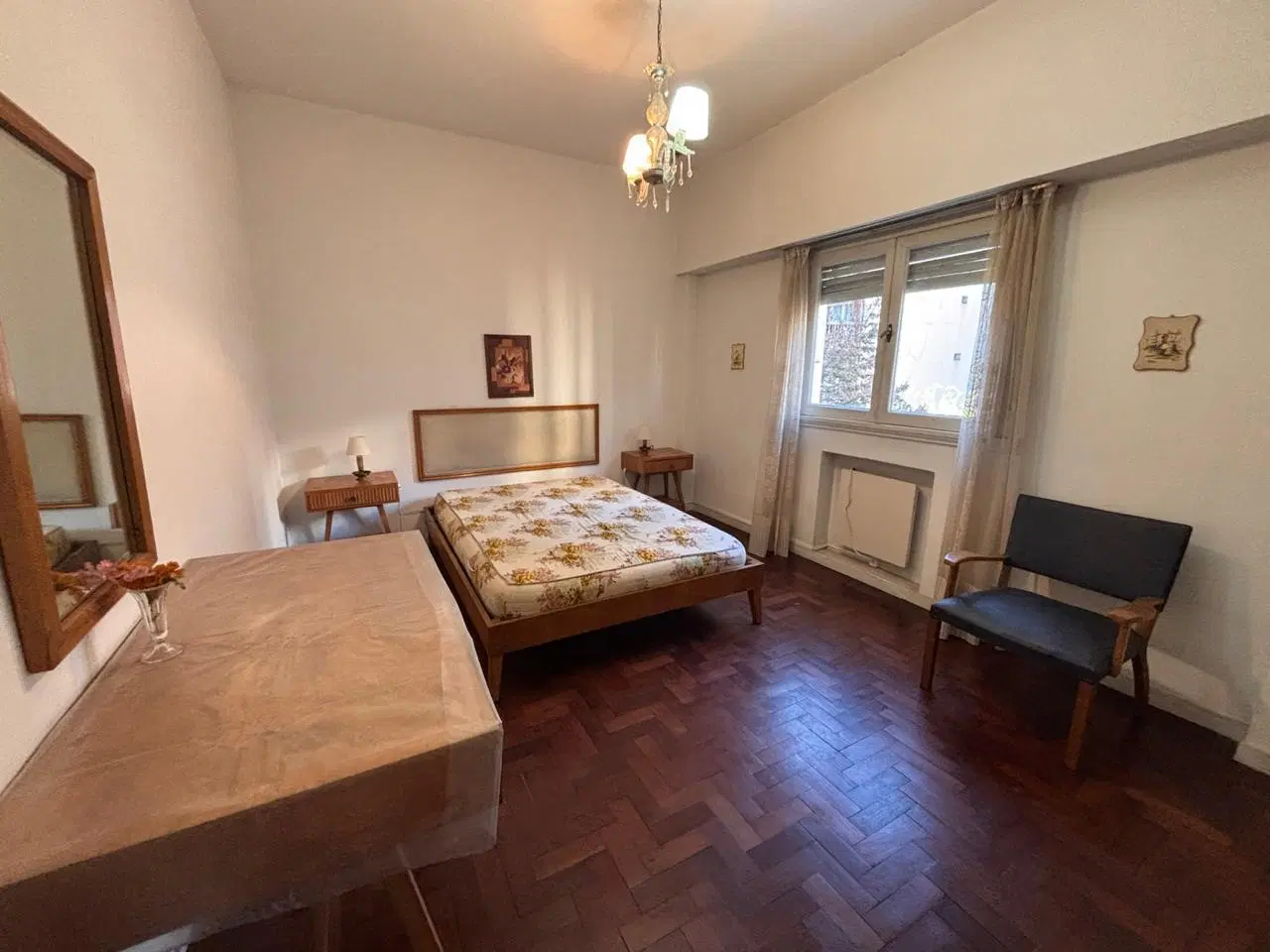 Departamento de 3 ambientes mas dependencia en Plaza Mitre 2