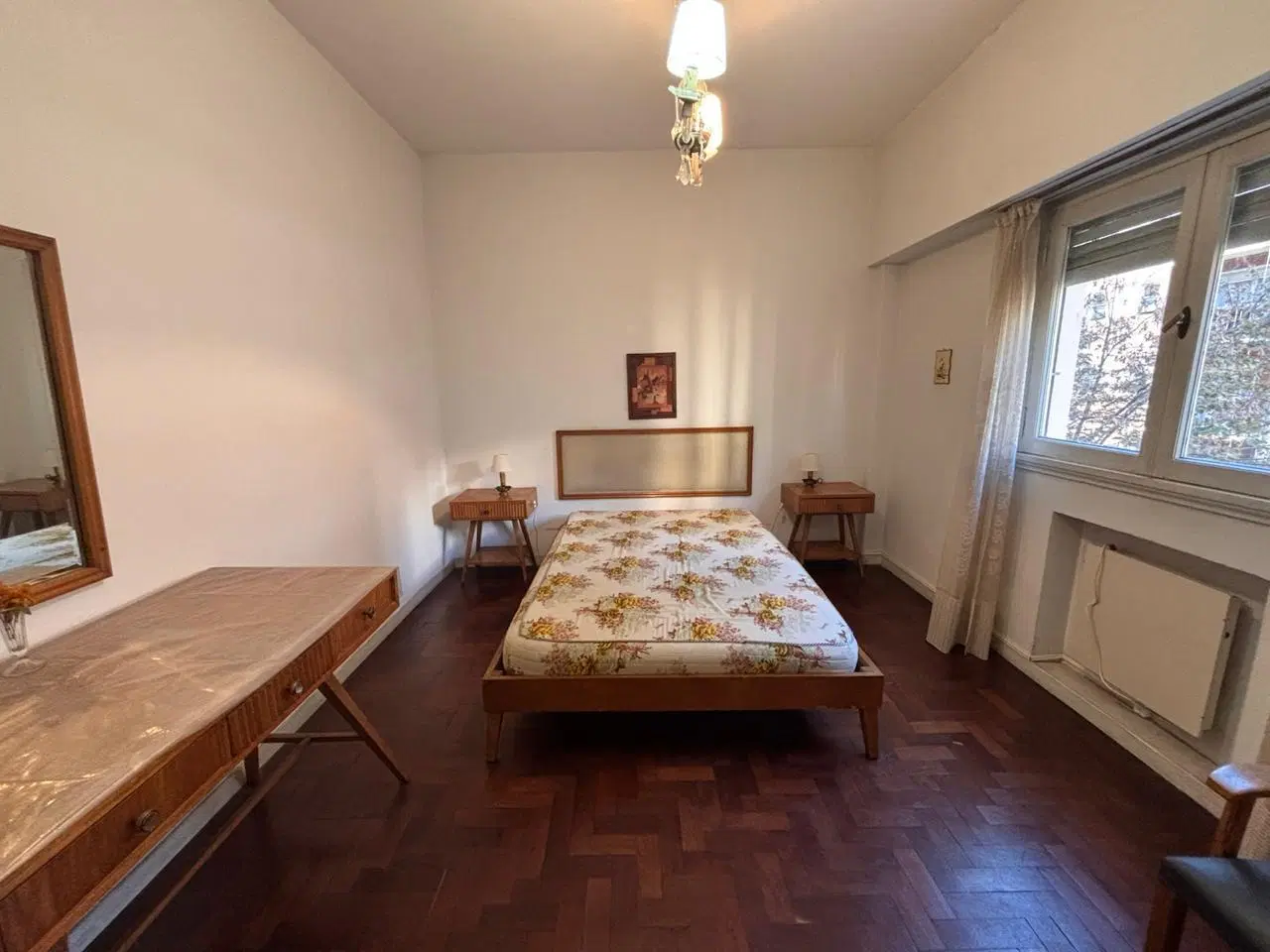 Departamento de 3 ambientes mas dependencia en Plaza Mitre 5