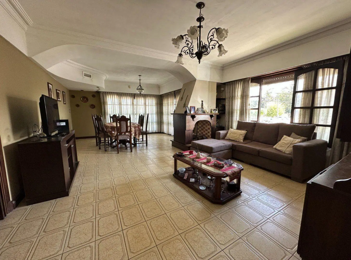 VENTA DE CASA 4 AMB CON PILETA Y LOCAL 5