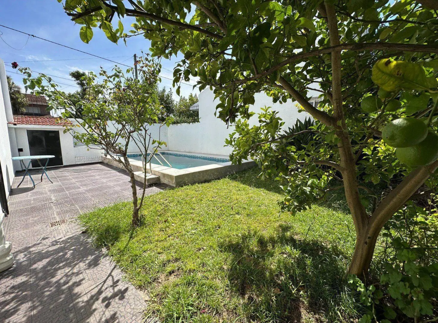 VENTA DE CASA 4 AMB CON PILETA Y LOCAL 4