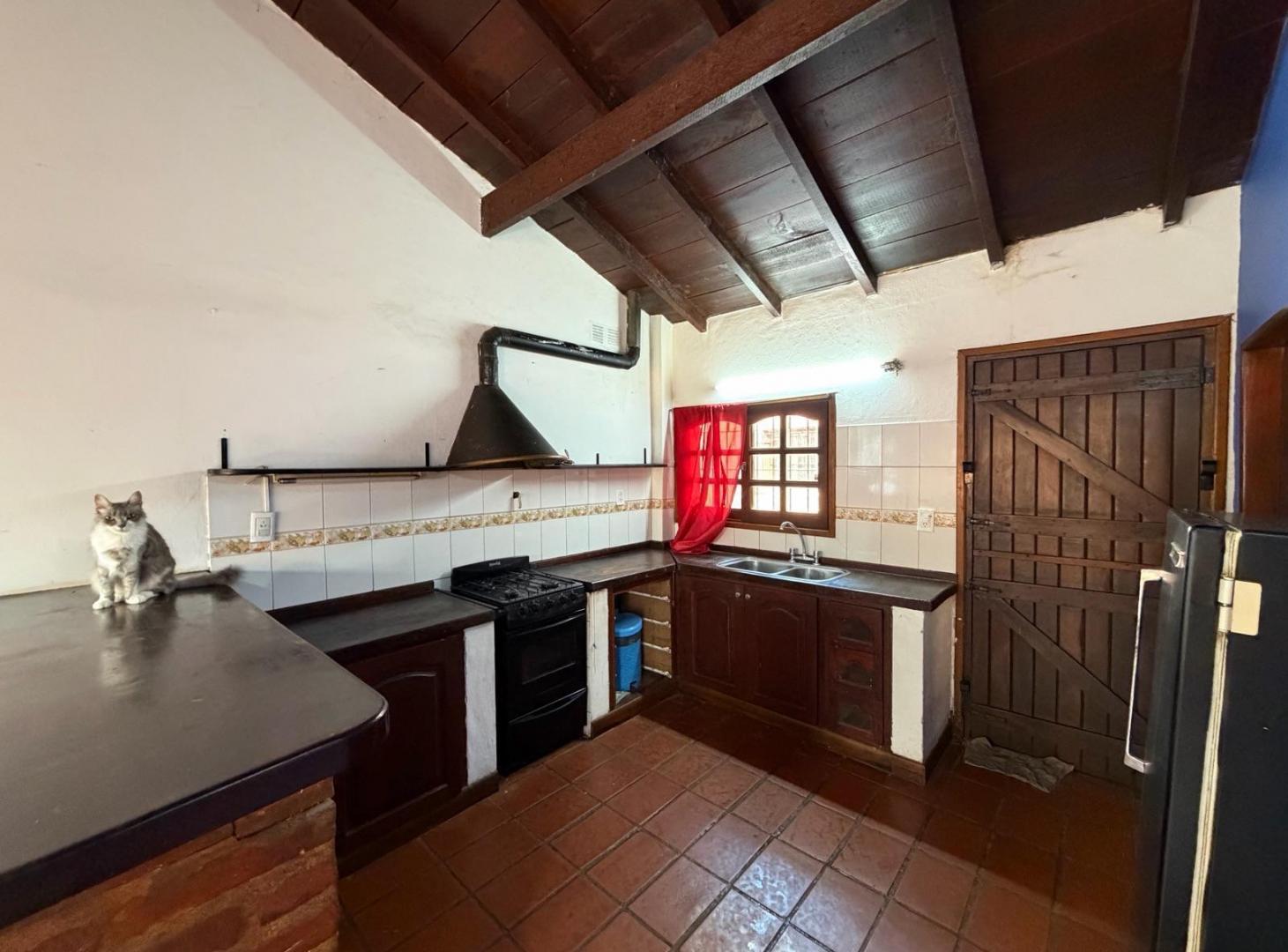Foto de Casa 5 ambientes en alquiler pir 24 meses, ubicada en Barrio alfar., imagen 2