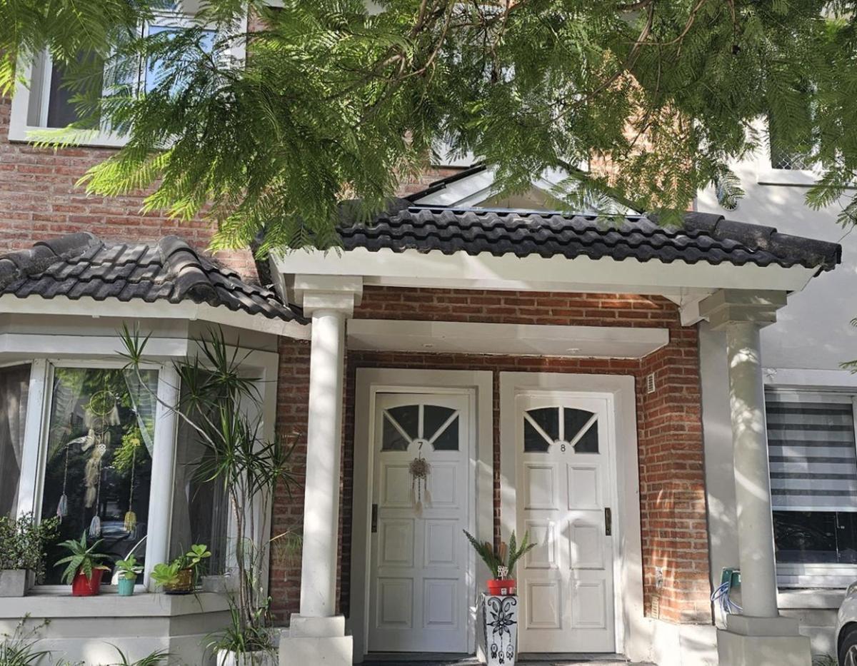 Triplex en Venta en Barrio Cerrado María del Parque. 1