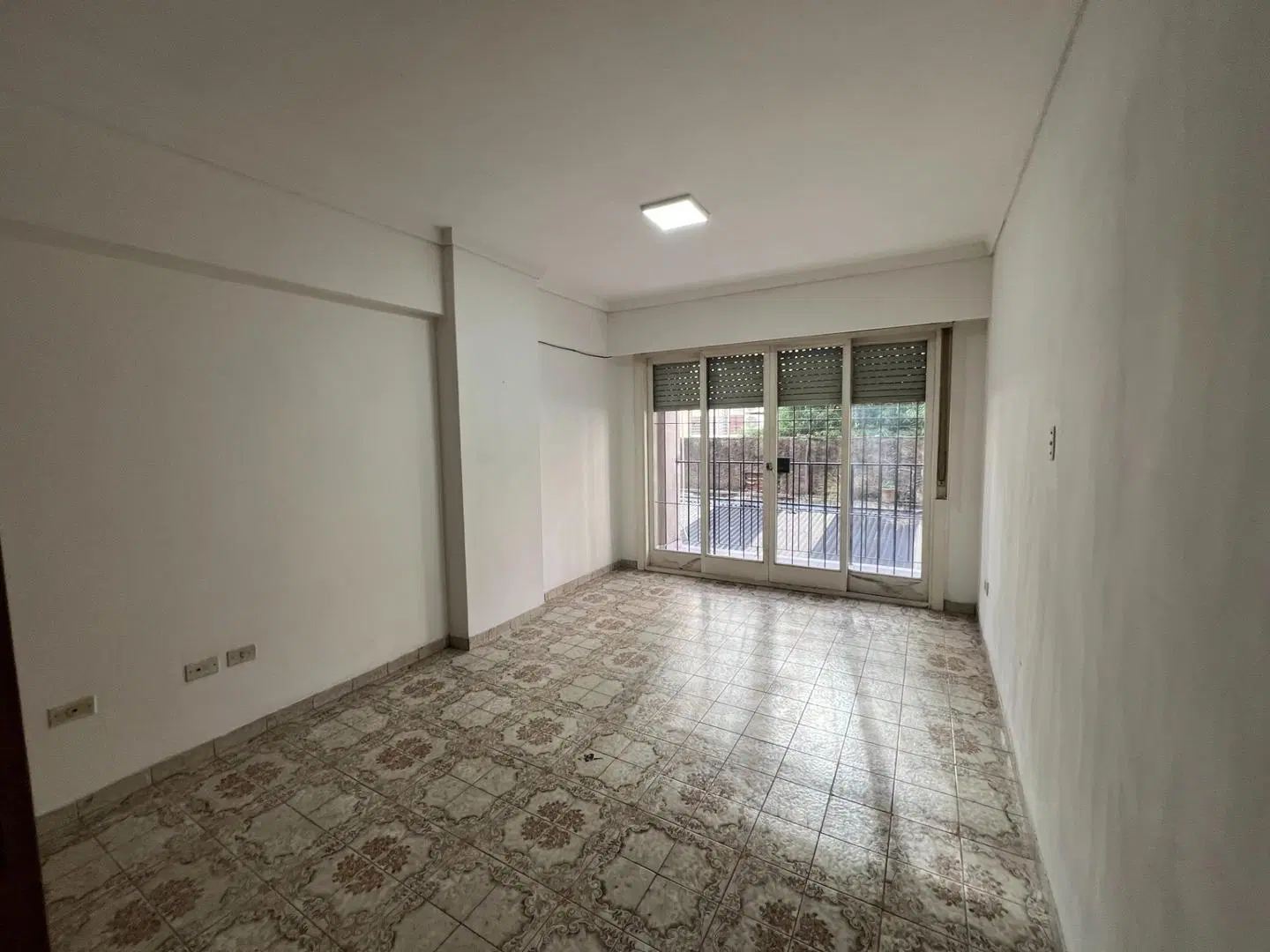 Departamento en venta en Castelar Sur. 1