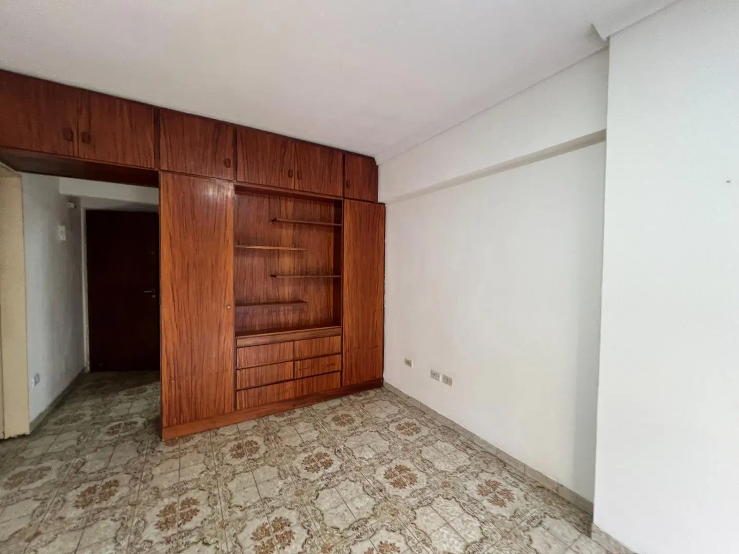 Departamento en venta en Castelar Sur. 5