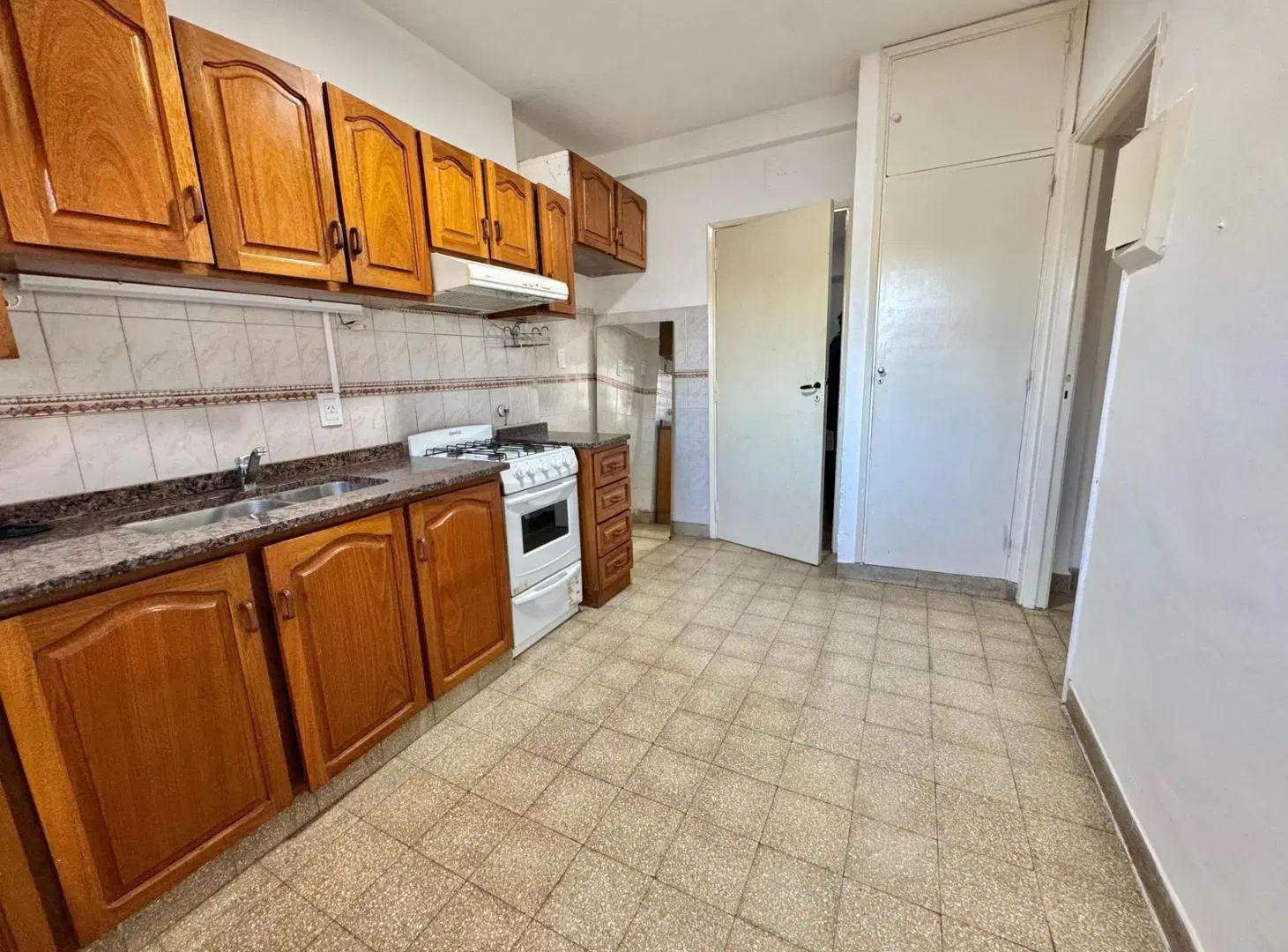 Departamento en alquiler de 2 dormitorios en el centro de Rosario en pleno paseo del siglo 2