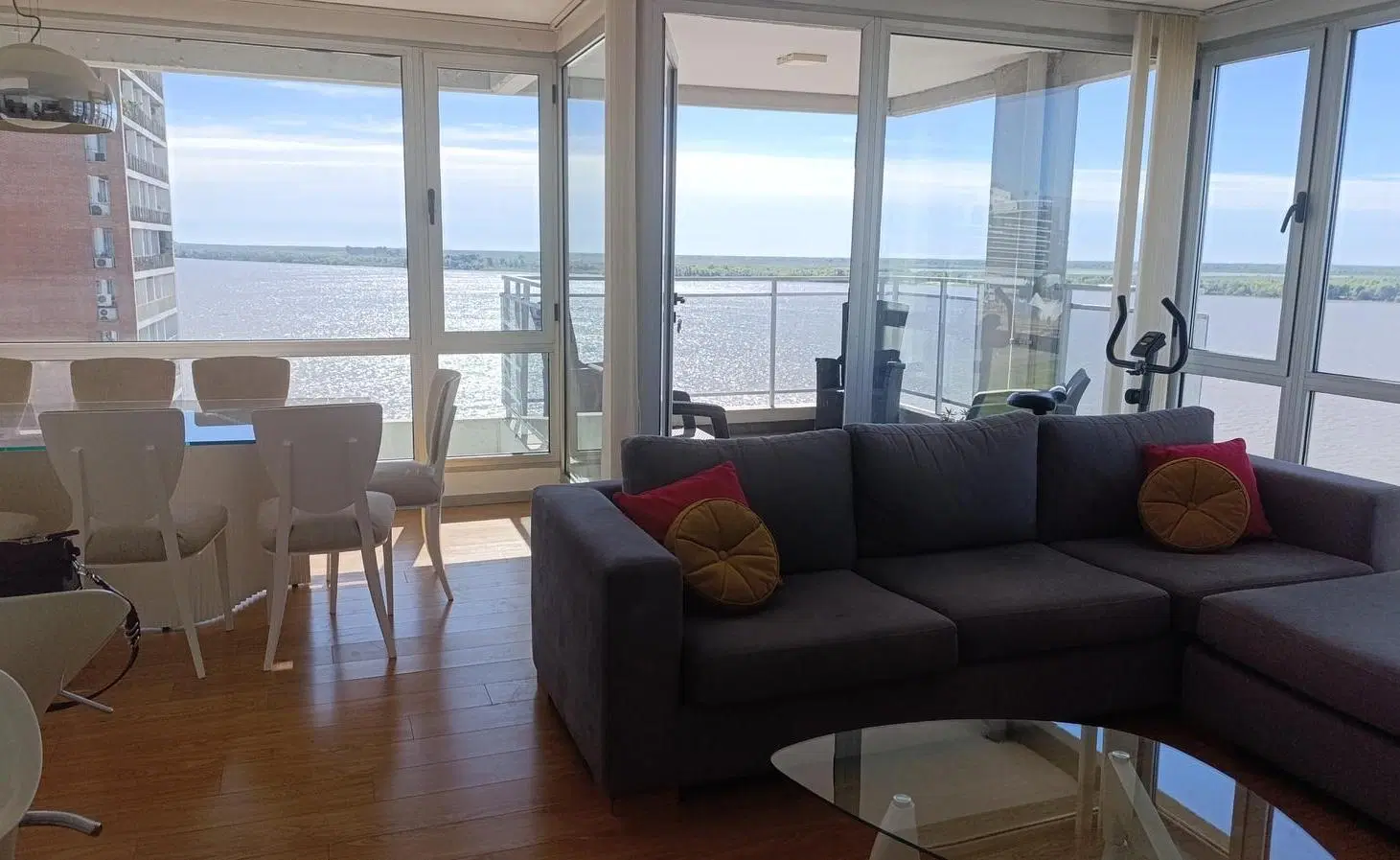 Departamento 3 domitorios en venta. Puerto Norte. Cochera doble. Vista al rio. 4