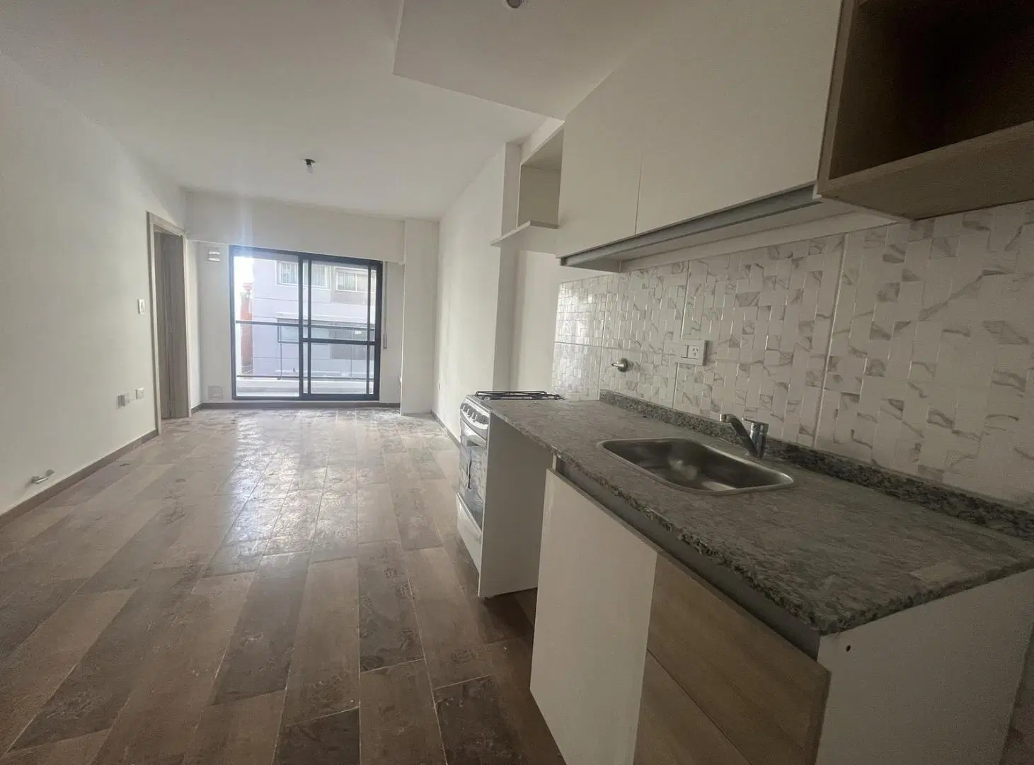 Venta Departamento 1 dormitorio a estrenar a 100 metros del rio 4