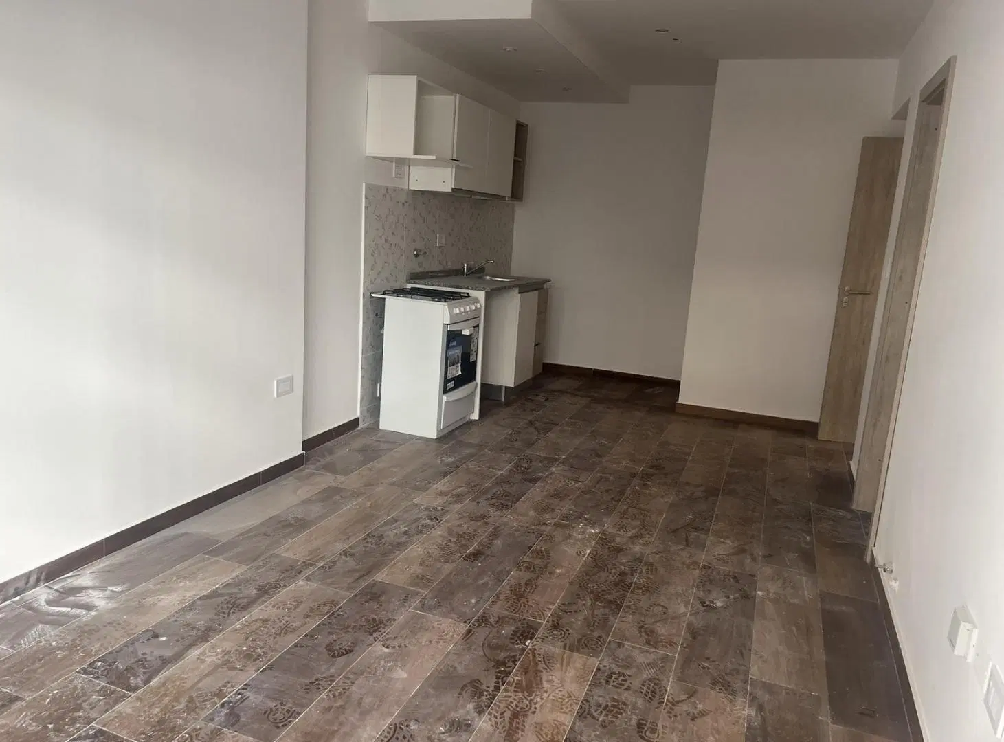 Venta Departamento 1 dormitorio a estrenar a 100 metros del rio 5