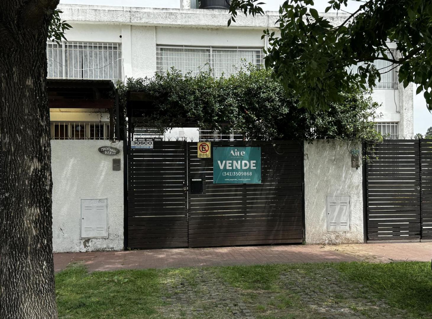 Foto de Casa tipo duplex de 2 dormitorios jardin y cochera en la florida Rosario, imagen 1