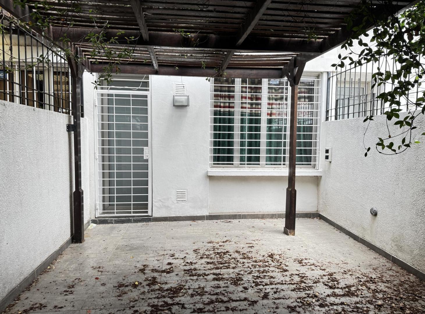 Foto de Casa tipo duplex de 2 dormitorios jardin y cochera en la florida Rosario, imagen 4
