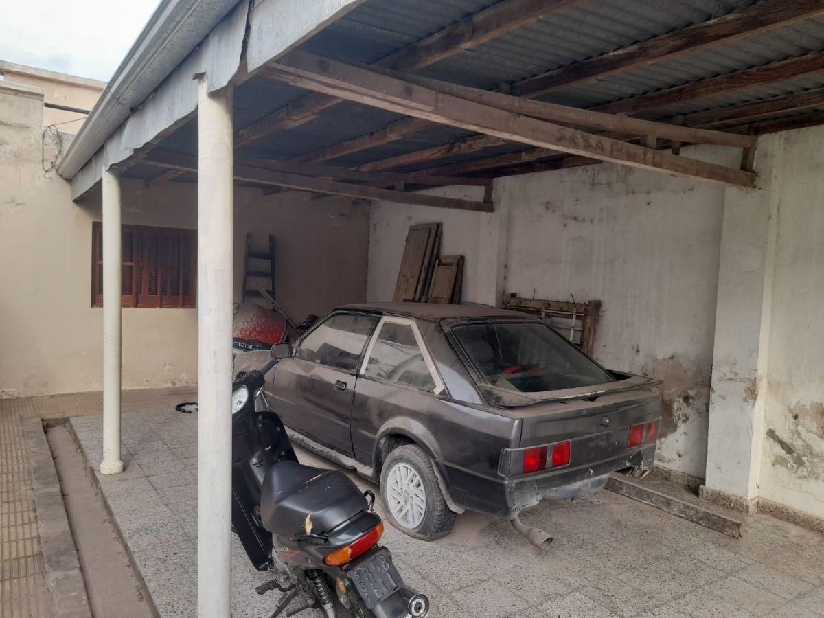 Foto de Casa a refaccionar con gran potencial, imagen 1