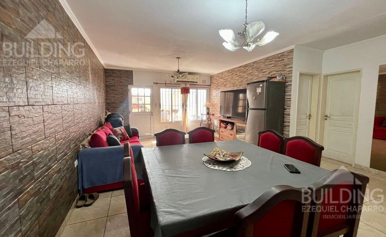 Departamento amplio con patio, en venta en La Plata