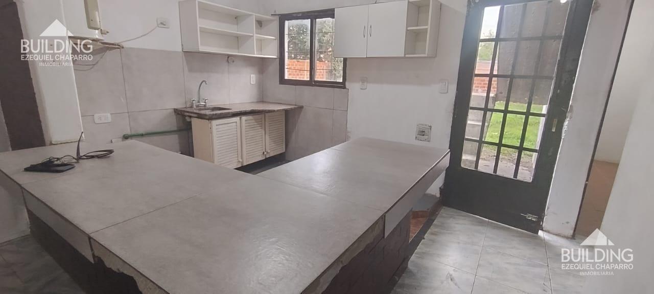 Foto de Casa de 2 dormitorios con monoambiente y patio en Melchor Romero, imagen 1