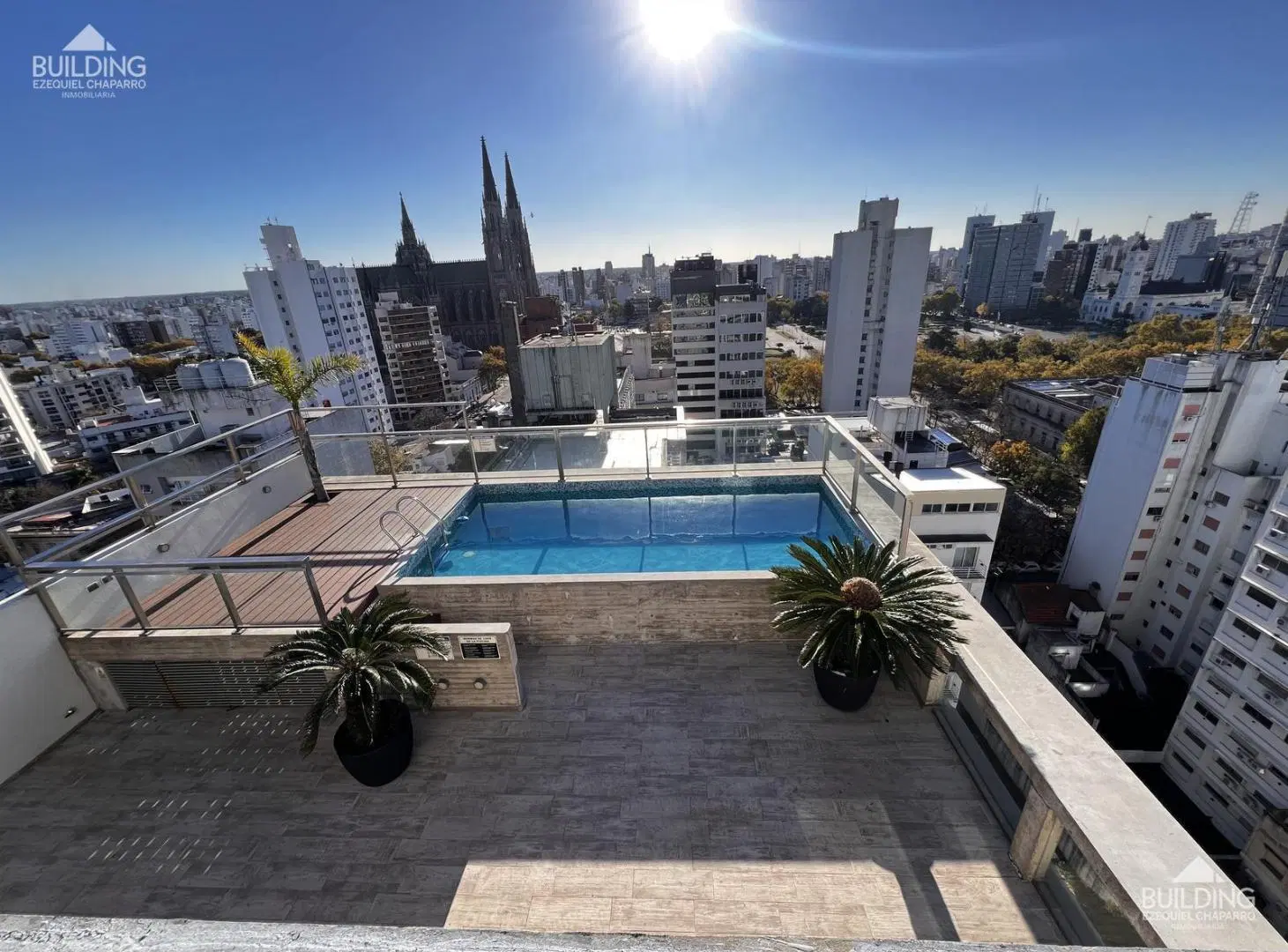 monoambiente de categoria con pileta en venta en La Plata 4