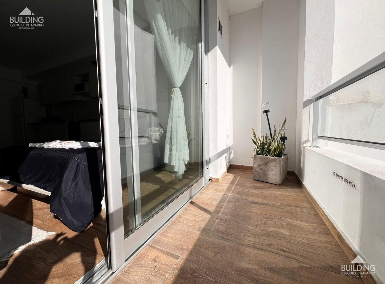 Monoambiente de categoria con piscina zona norte en venta en La Plata