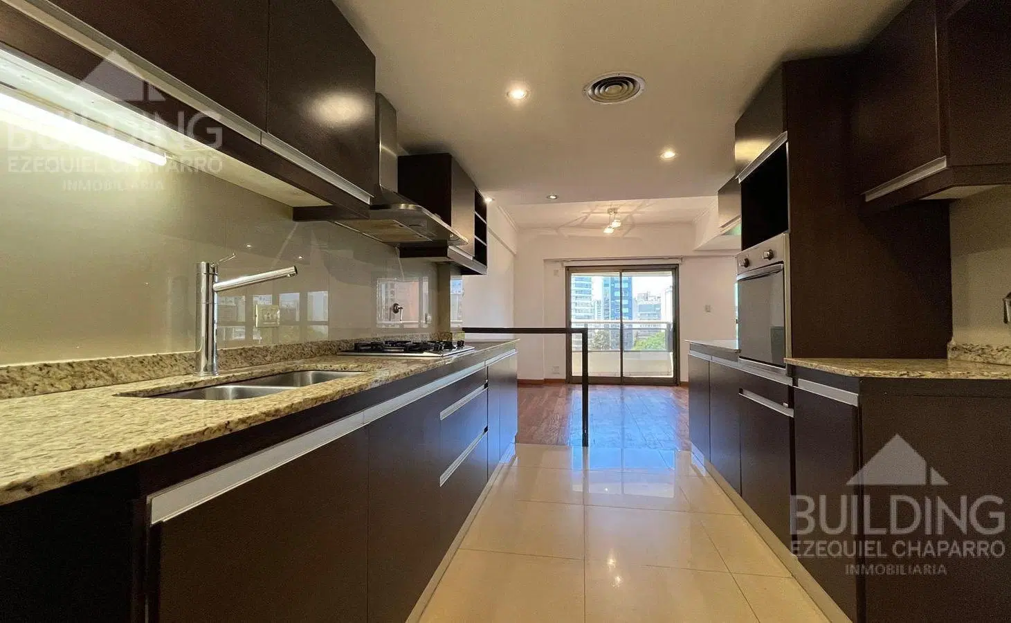Departamento Piso categoria en Alquiler - La Plata - tres dormitorios cochera 8