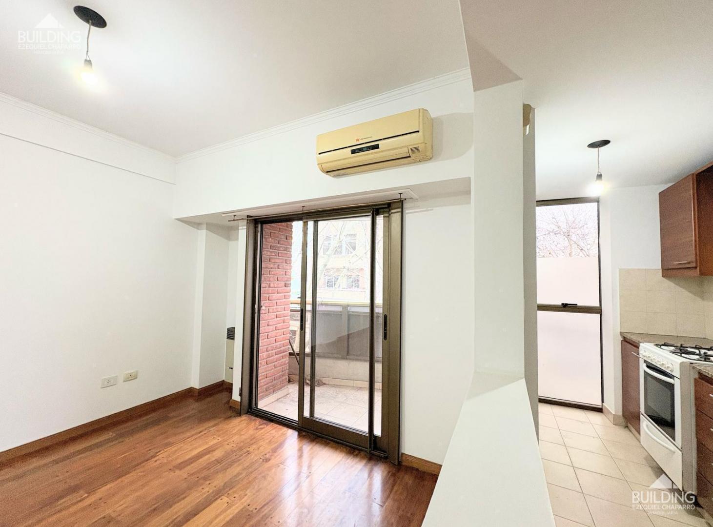 Foto de Departamento de 2 dormitorios con cochera en venta - La Plata, imagen 2